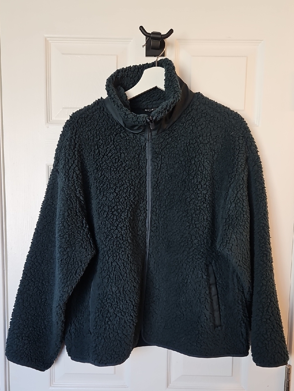 Athleta Cozy Green Sherpa Zip-Up Jacket, Size Large, Like new, worn twice